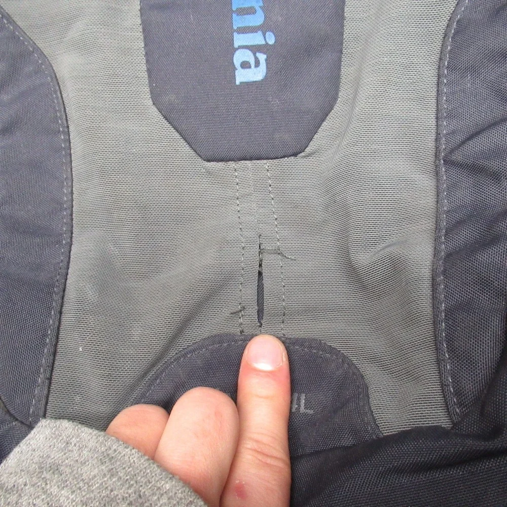 Patagonia Backpack Unisex 24L Blue‎ Yerba Commuter Padded Daypack Travel LOGO